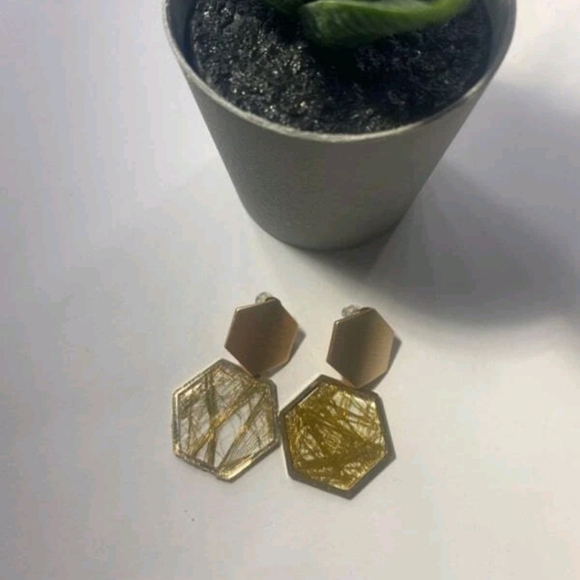 Gold Drop earrings - Picture 4 of 4